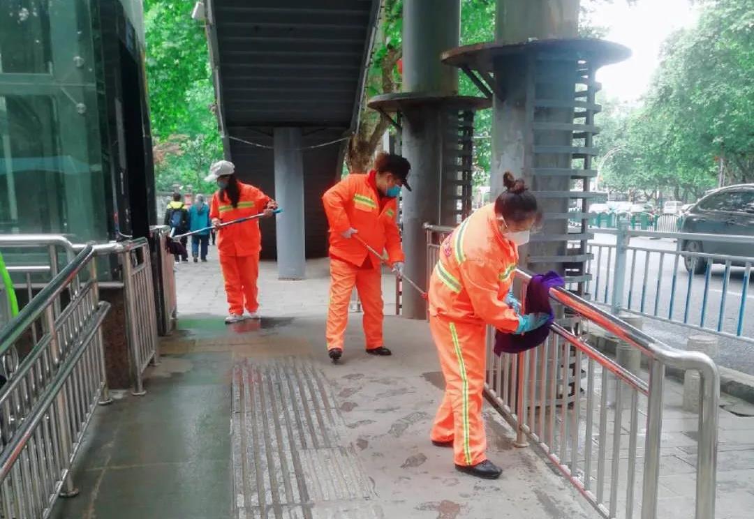 五一节前大扫除，丝瓜视频入口在线播放为您创造整洁优美的节日环境 