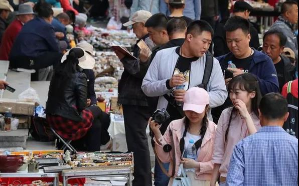 “地摊经济”狂欢过后，智能化环卫管理要加速了！